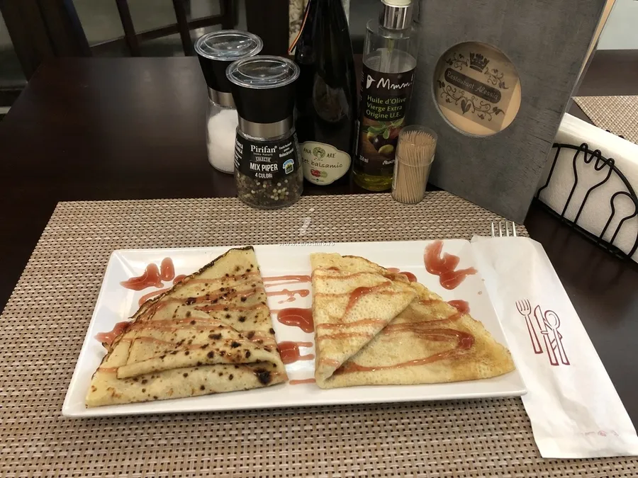 Clătite servite în restaurant